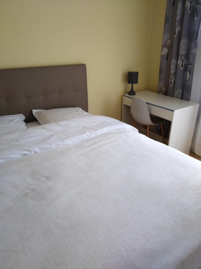 Chez Myla Chambre Avec Tv Ecran Plat Et Salle De Bain Privative 博格斯 外观 照片